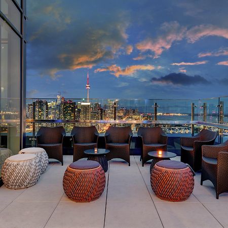 Hotel X Toronto, A Destination By Hyatt Hotel Екстериор снимка View from the rooftop terrace